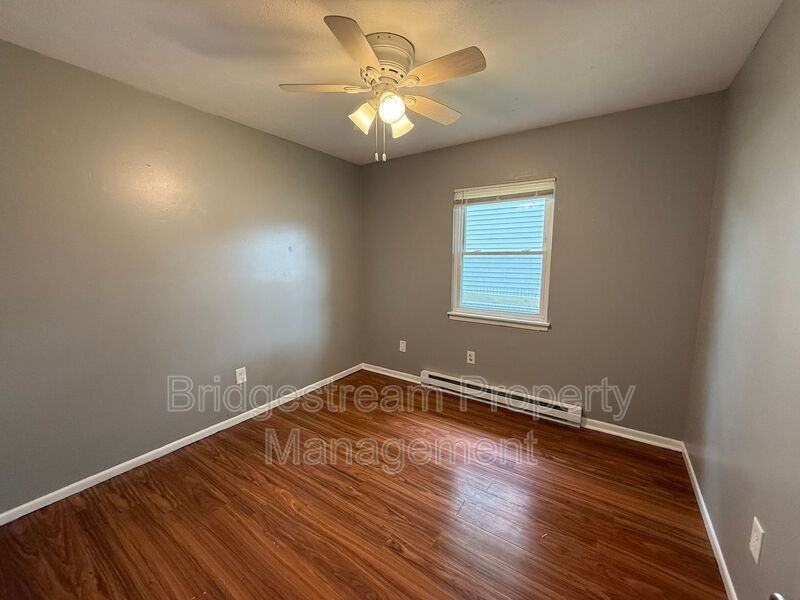 2821 Haig Ave - Photo 4 of 8