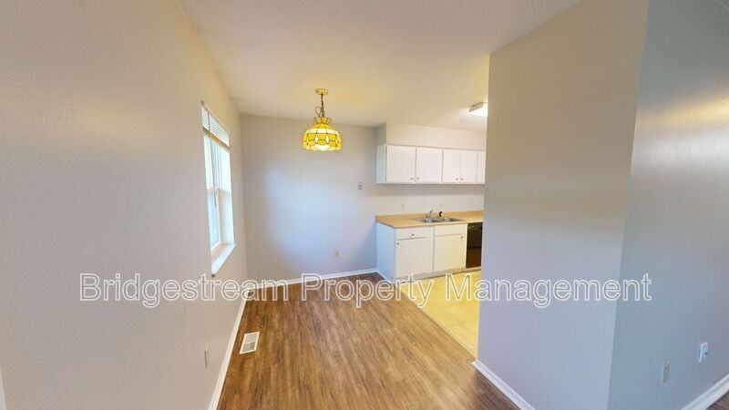 7617 Essington Cir - Photo 2 of 8