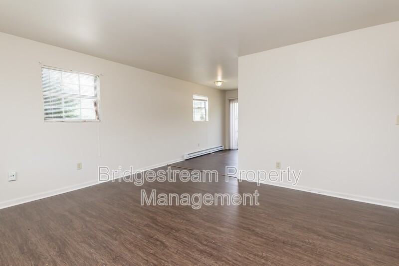 4327 Powell Rd - Photo 3 of 12
