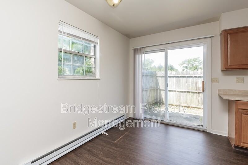 4327 Powell Rd - Photo 4 of 12