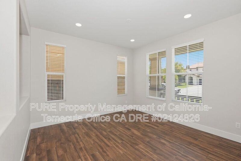 29754 Maxmillian Ave - Photo 2 of 21