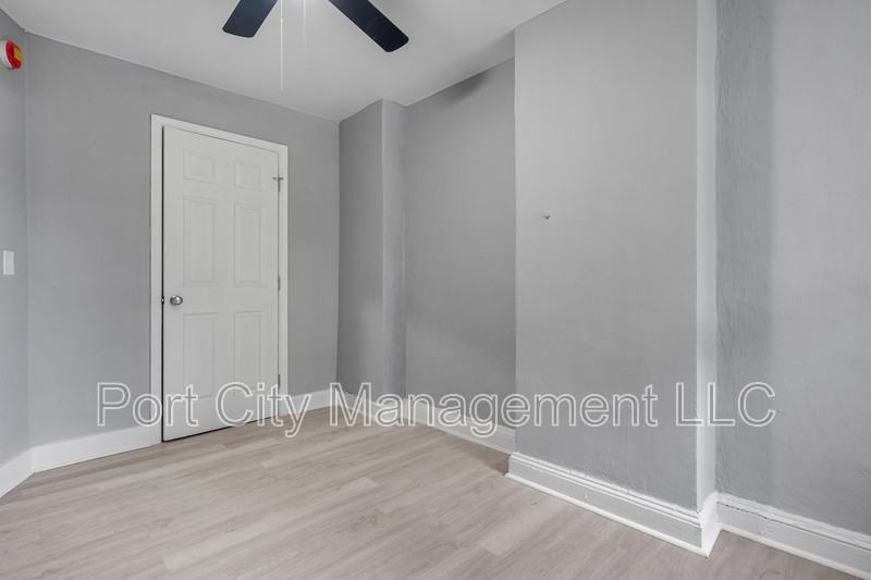 1334 N Luzerne Ave - Photo 4 of 22