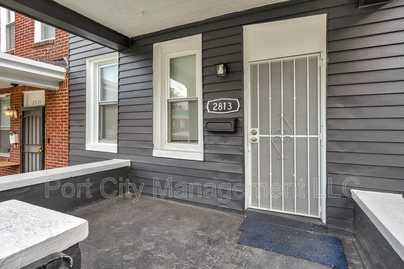 2813 Presbury St - Photo 3 of 27