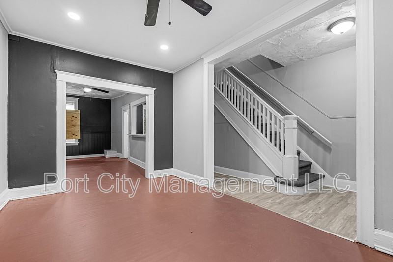 2813 Presbury St - Photo 6 of 27