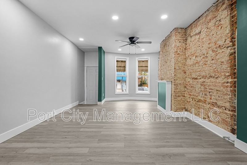 1806 Aiken St - Photo 6 of 21