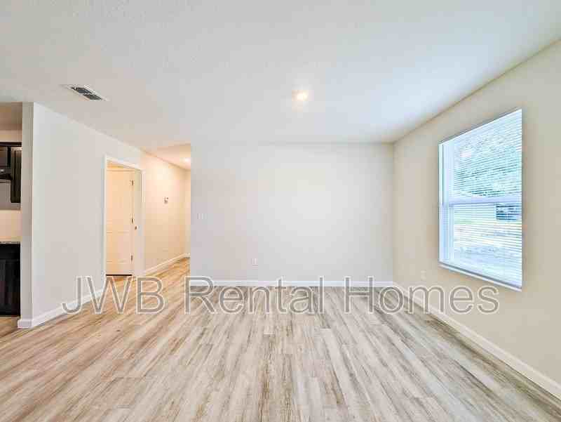 4150 Nolan St - Photo 4 of 12