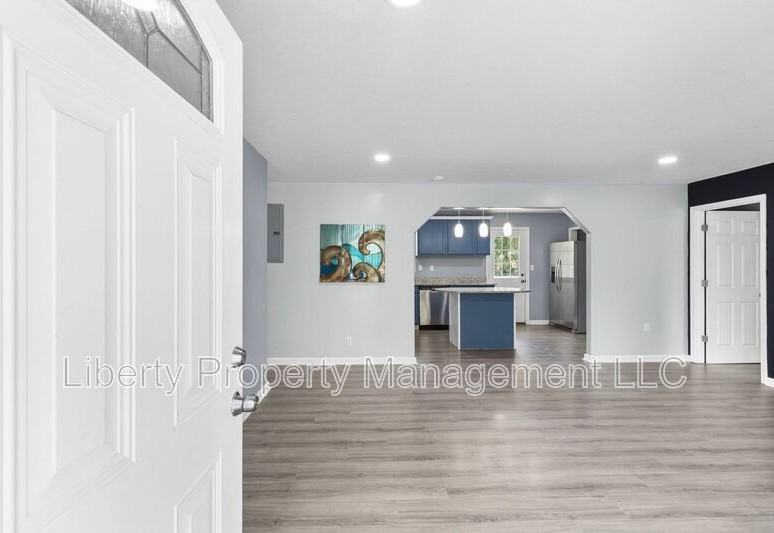 6318 Denver Dr - Photo 3 of 18