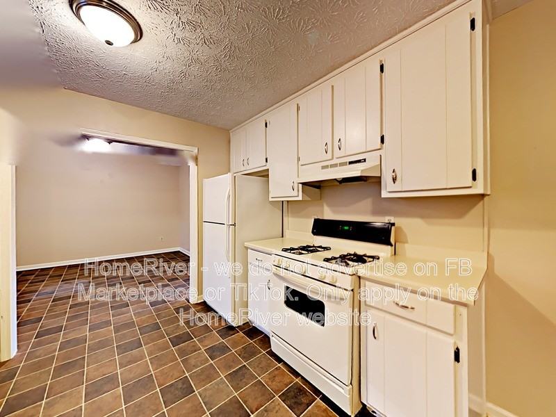 6324 Mount Pisgah Ln - Photo 4 of 30