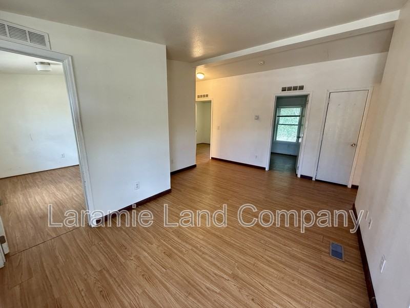 382 N Buchanan St - Photo 3 of 11