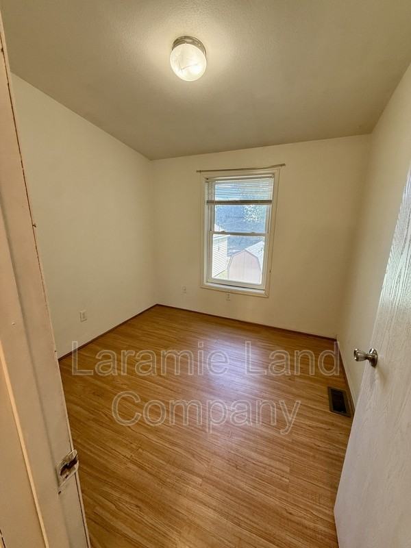 382 N Buchanan St - Photo 7 of 11