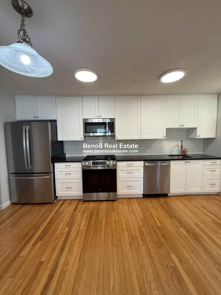 Magoun Ave - Photo 3 of 27