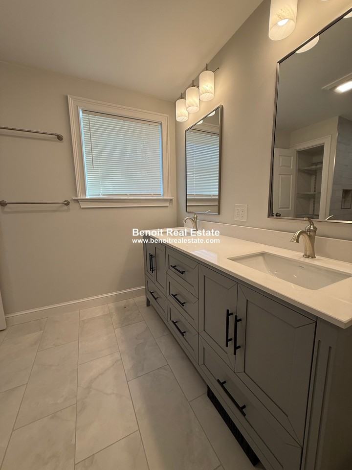 Magoun Ave - Photo 4 of 27