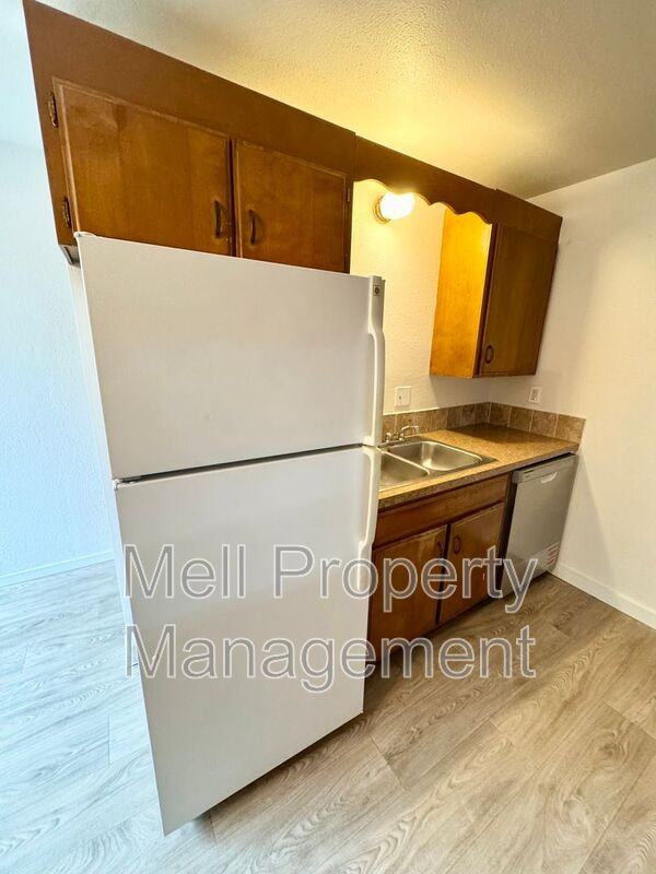 315 Main St #A - Photo 6 of 15