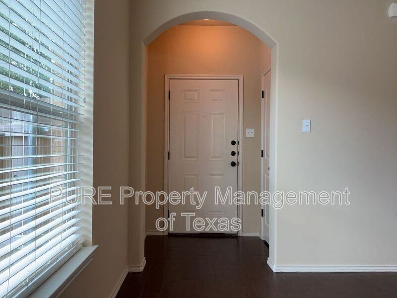 1144 Brendon Lee Ln - Photo 3 of 35