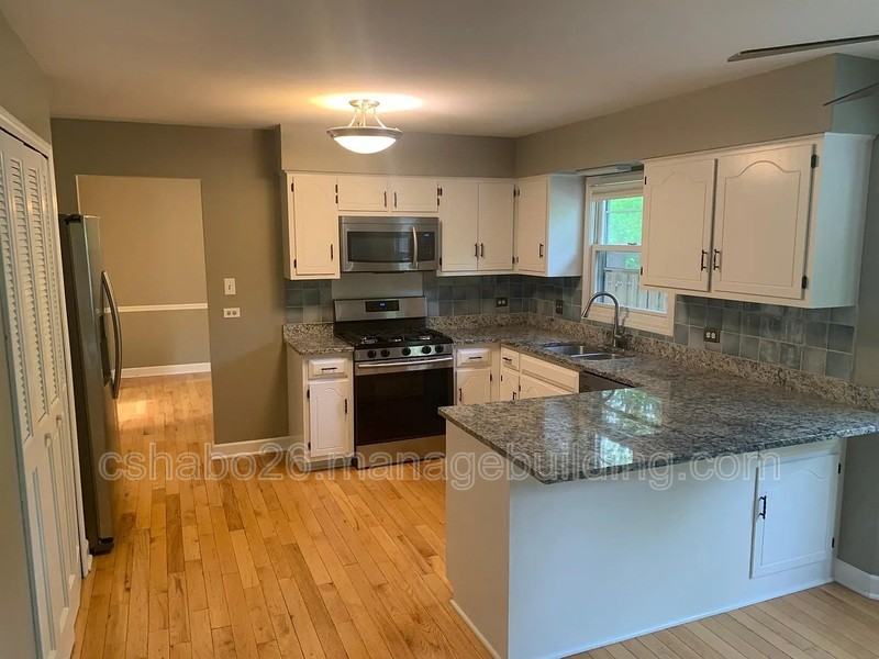 1304 Morningstar Ct - Photo 2 of 24