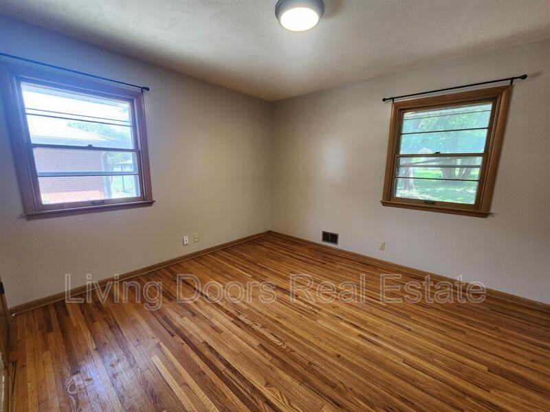 3910 Nst - Photo 7 of 22