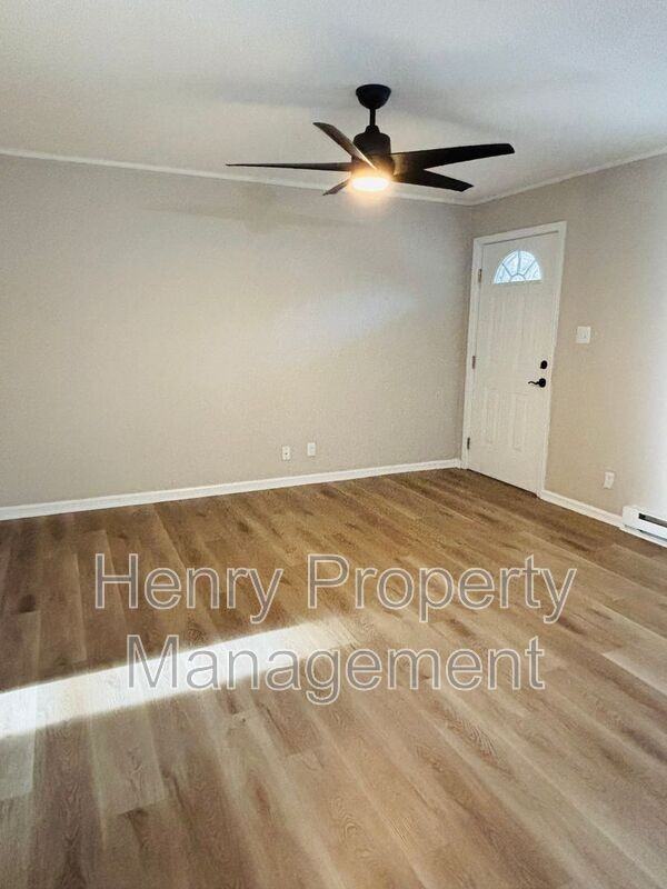 1122 Drew St - Photo 2 of 11