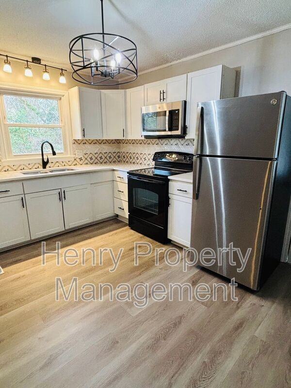 1122 Drew St - Photo 4 of 11