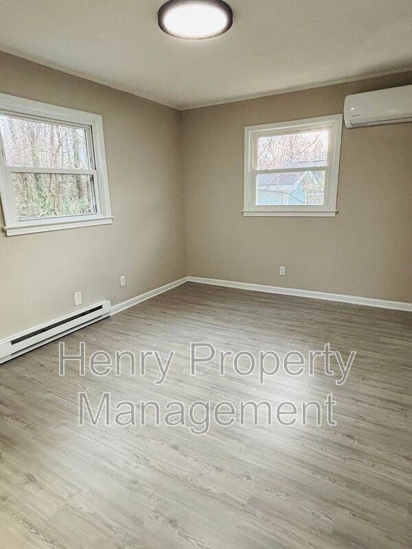 1122 Drew St - Photo 6 of 11