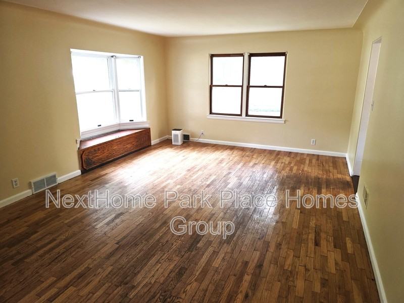 2908 Dartmouth Dr - Photo 3 of 9
