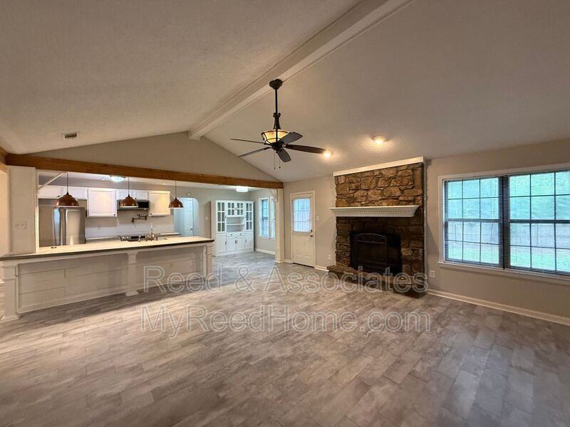 3040 Delvan Cv - Photo 3 of 18
