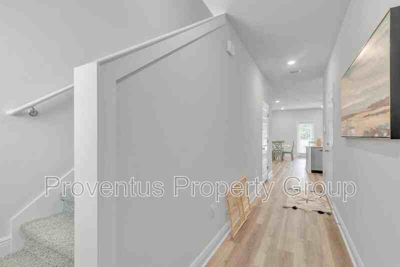 5724 Sandy Walk St - Photo 2 of 36