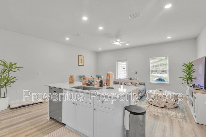 5724 Sandy Walk St - Photo 6 of 36