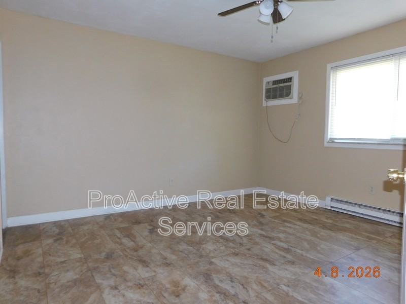 755 Guy Ave - Photo 5 of 13