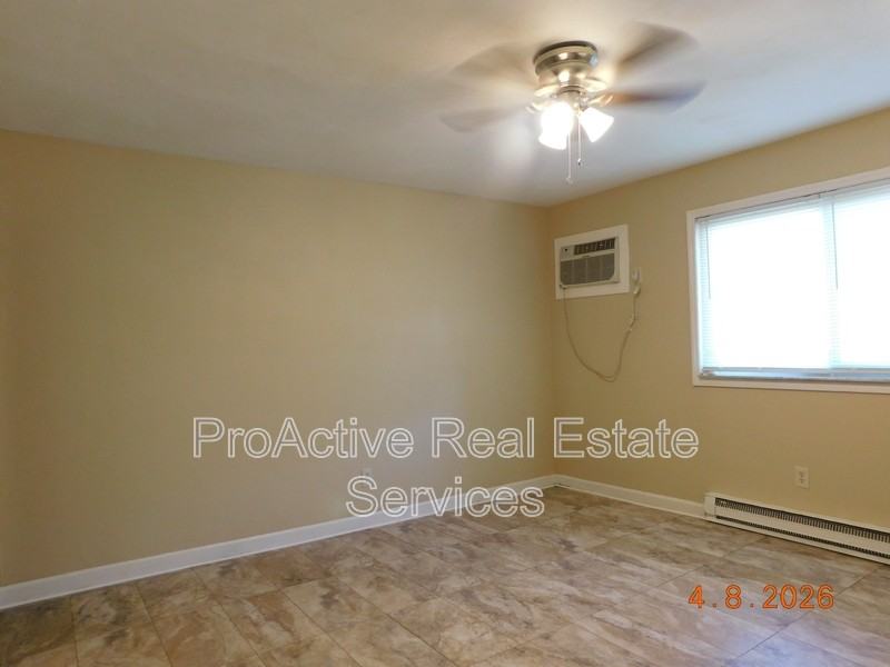 755 Guy Ave - Photo 7 of 13