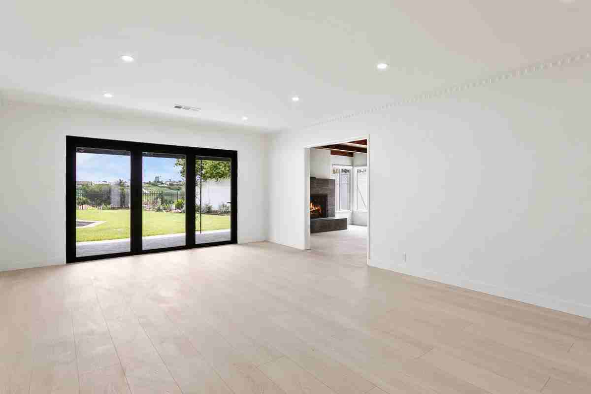 4444 Don Felipe Dr - Photo 6 of 18