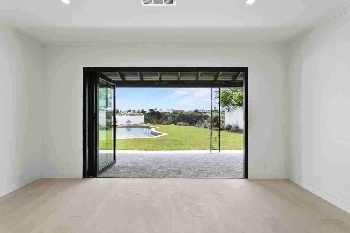 4444 Don Felipe Dr - Photo 7 of 18