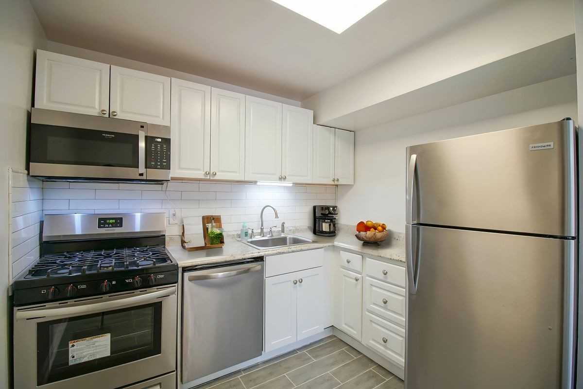 6 Canterbury Sq - Photo 3 of 29