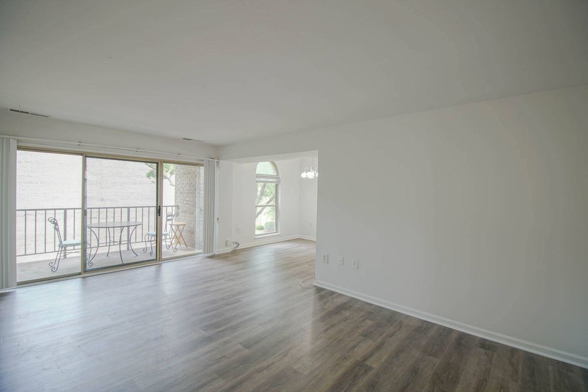 6 Canterbury Sq - Photo 7 of 29