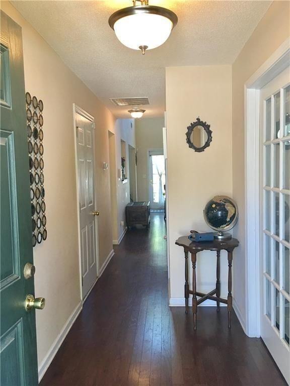 1634 Charleston Walk Se - Photo 2 of 15