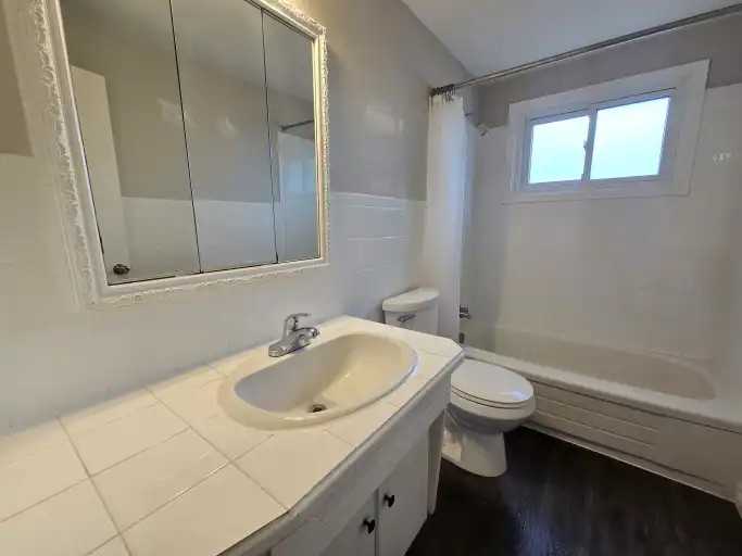 1074 Ronlea Ave #1 - Photo 5 of 12