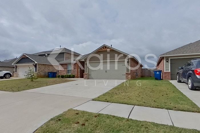 301 St James Pl - Photo 4 of 26