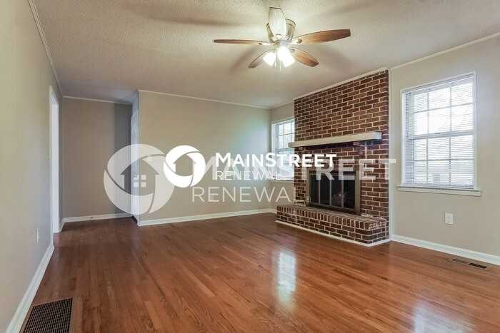 1299 Glenridge Ln - Photo 5 of 34
