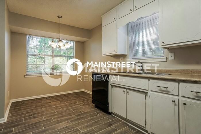 1299 Glenridge Ln - Photo 6 of 34