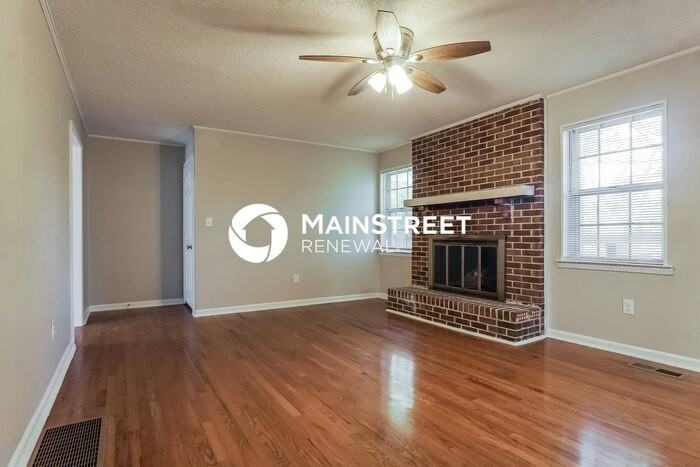 1299 Glenridge Ln - Photo 2 of 17