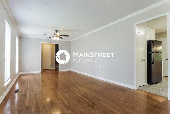 1299 Glenridge Ln - Photo 6 of 17