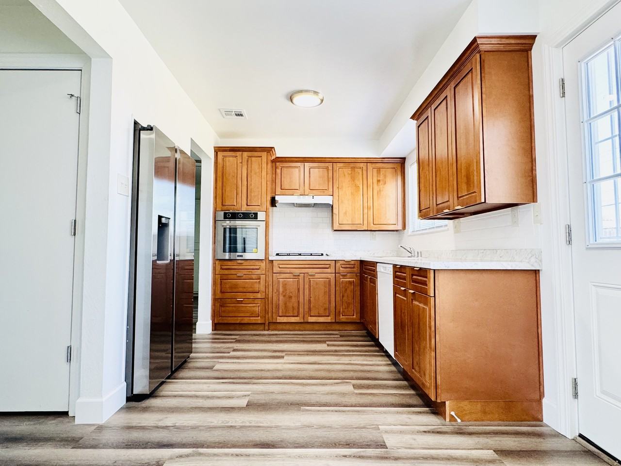 63 Cathcart Ave - Photo 4 of 27