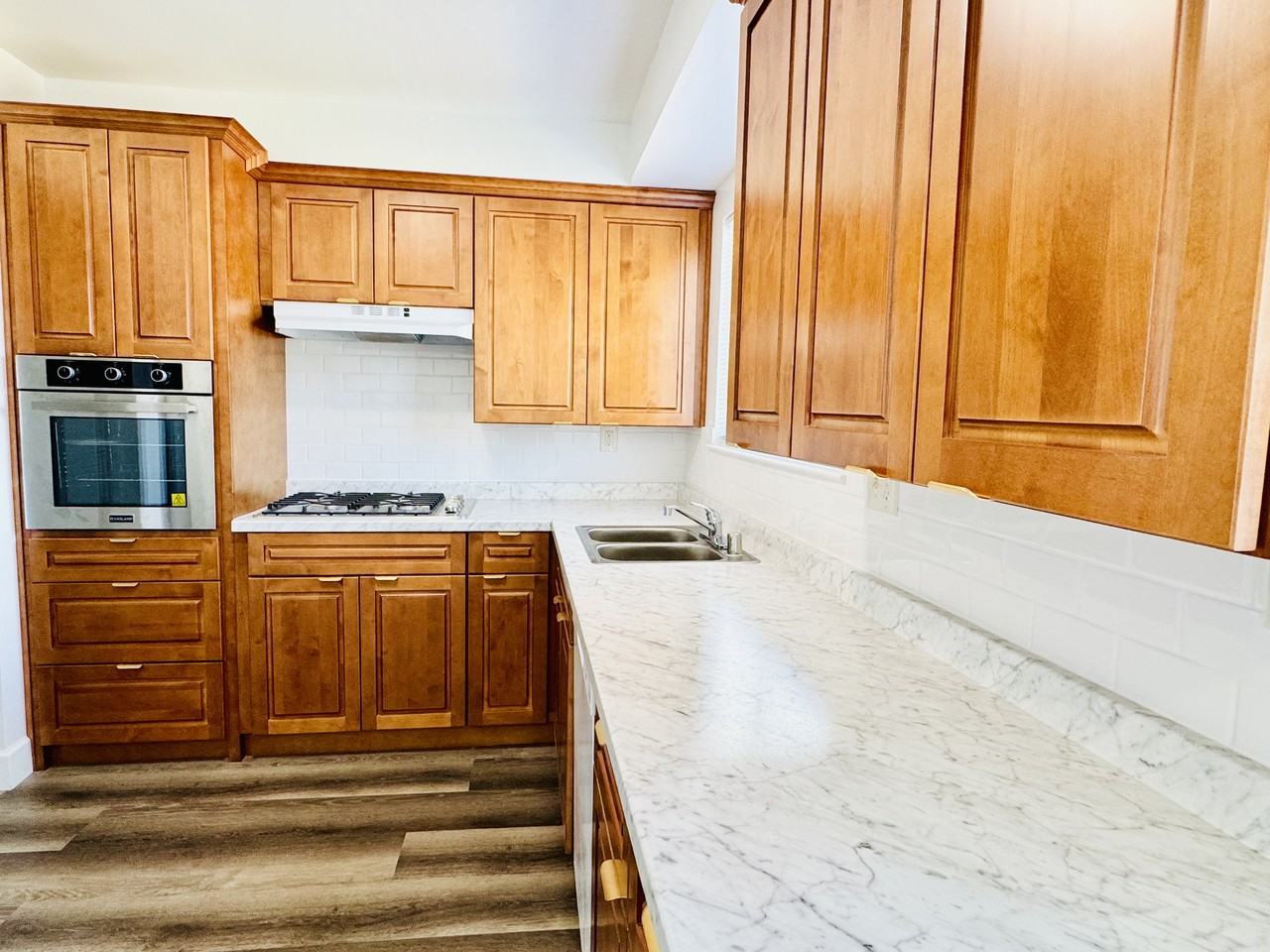 63 Cathcart Ave - Photo 3 of 27