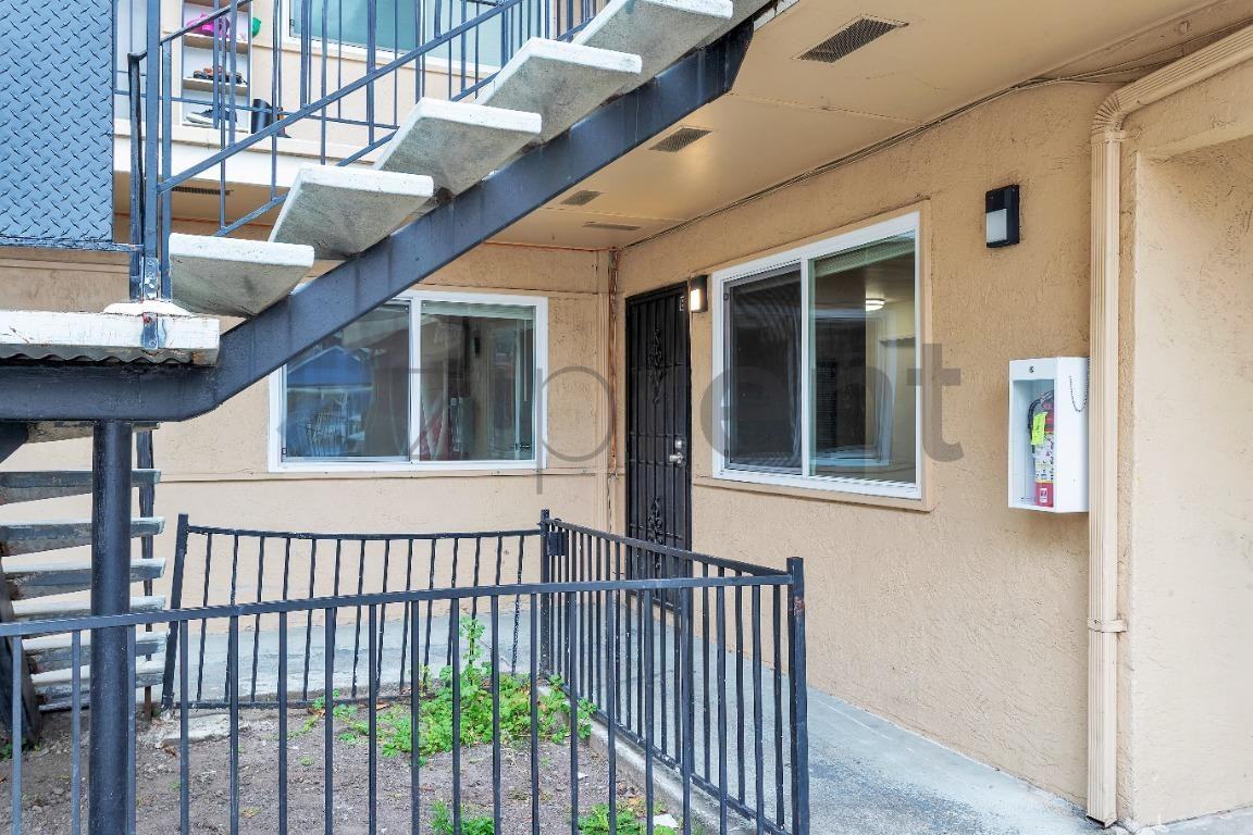 2341 21st St #B - Photo 2 of 18