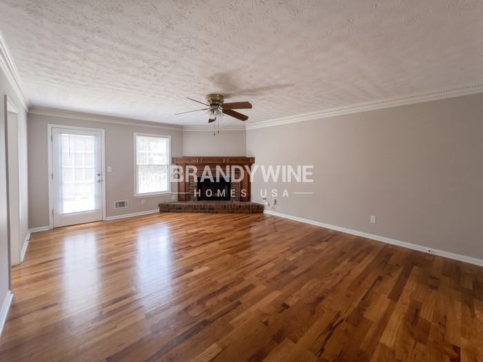 5907 Princess Ln - Photo 4 of 22