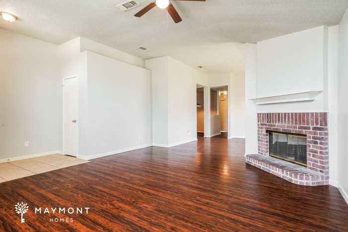 2111 Dandelion Dr - Photo 4 of 15