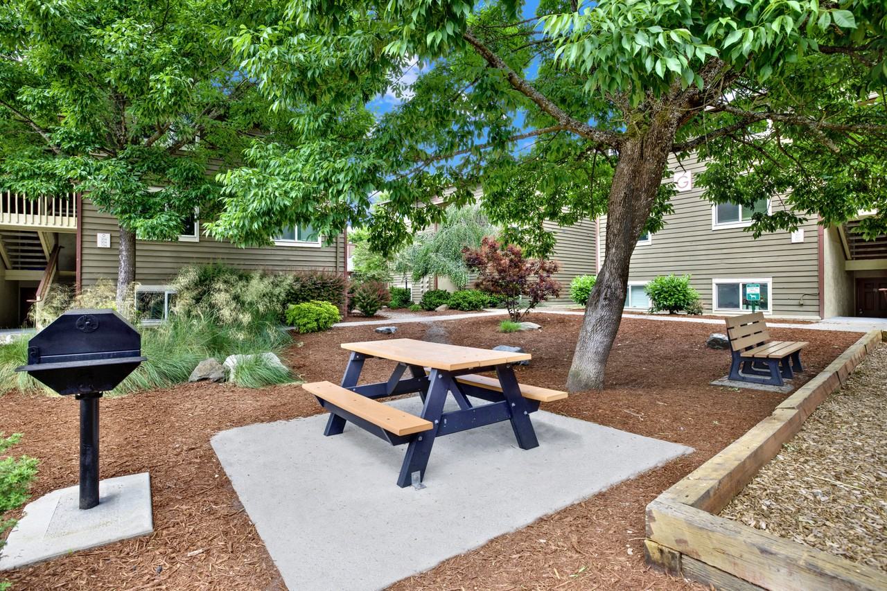 Sunset Park Apartments - Photo 4 of 25