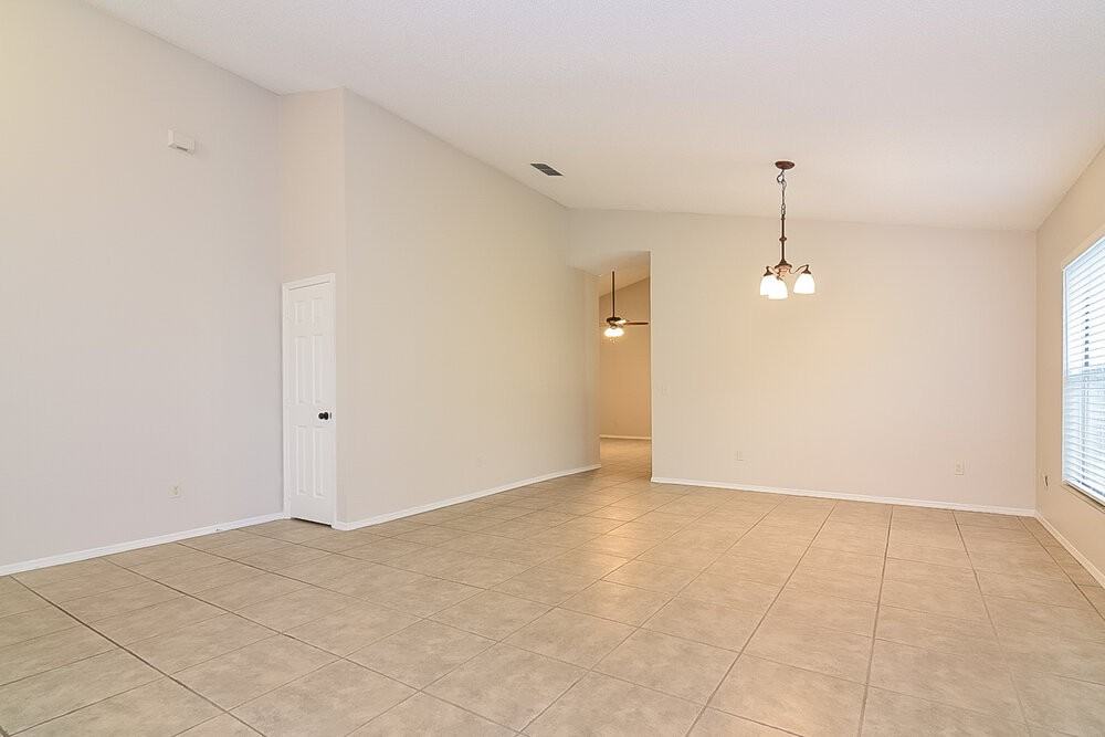 1070 Corkwood Dr - Photo 3 of 14