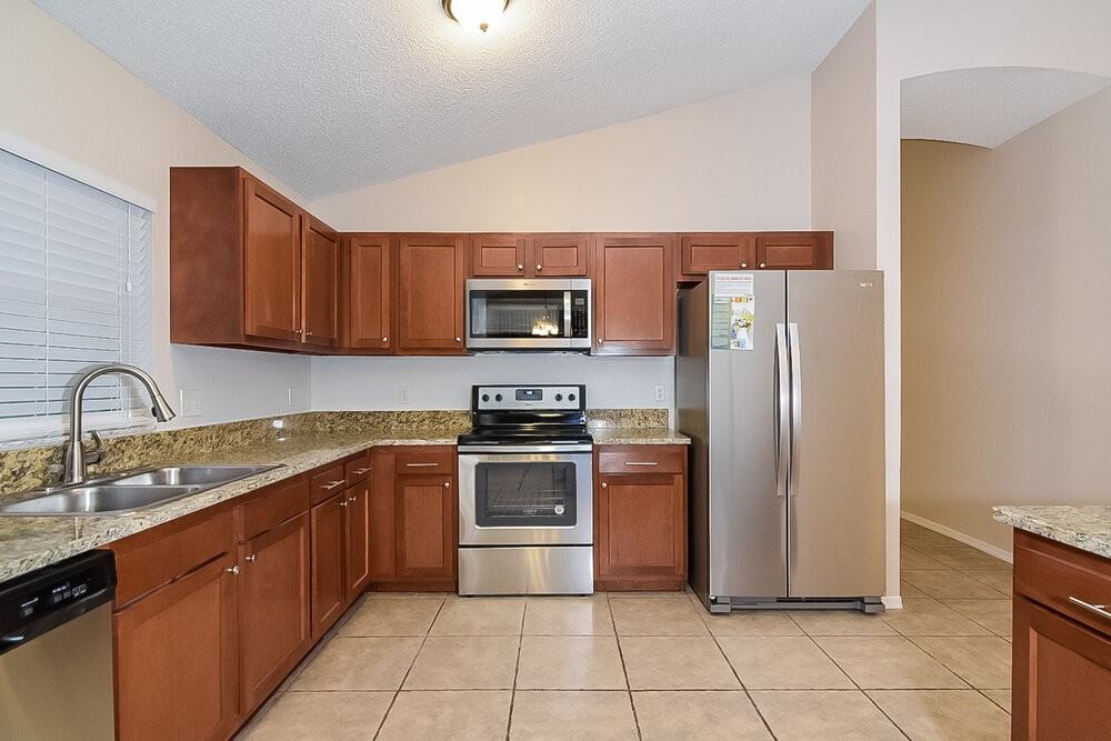 1070 Corkwood Dr - Photo 6 of 14