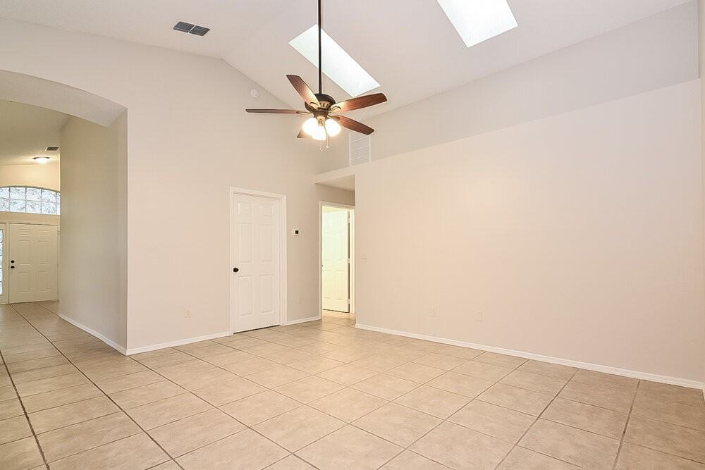 1070 Corkwood Dr - Photo 7 of 14