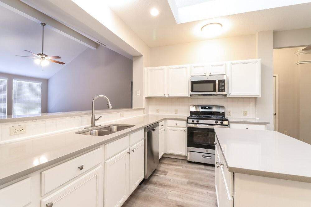 3723 Eagles Nest St - Photo 6 of 16
